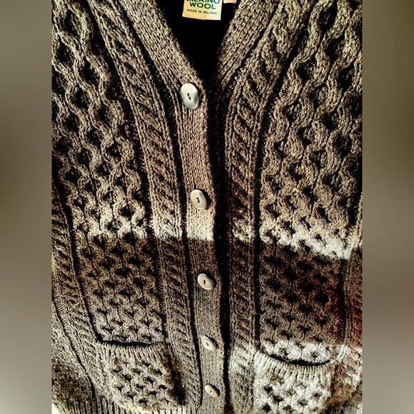 Arancrafts Grey Cardigan Size Small 100% Merino Wool Handwoven in Ireland - Picture 6 of 6